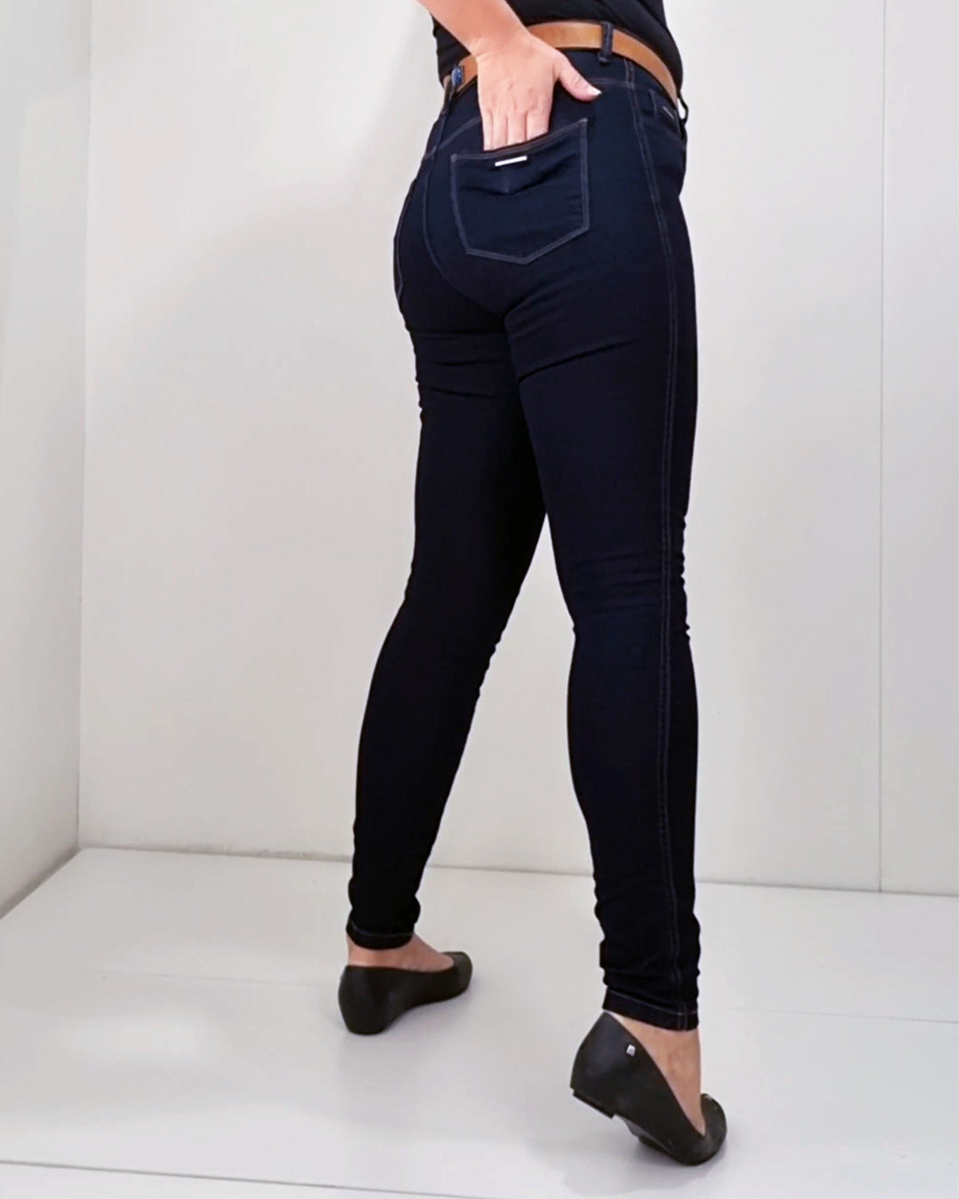 Calça Skinny Cintura Alta Oppnus Jeans com Cinto